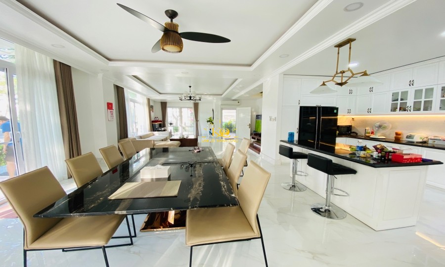 Khu vực nhà ăn Sân vườn rộng