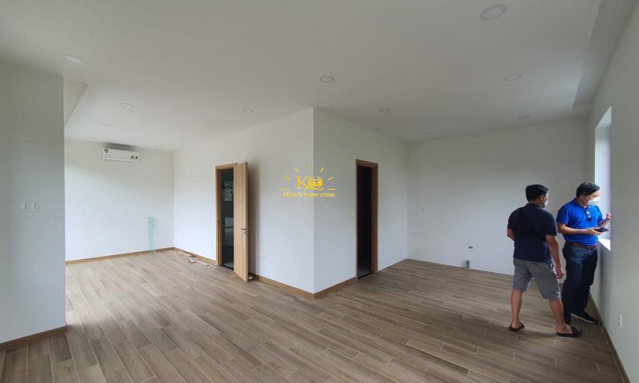 Phòng làm việc rộng rải