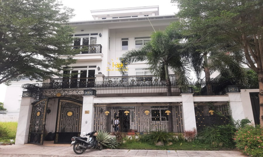 Phòng làm việc rộng rải