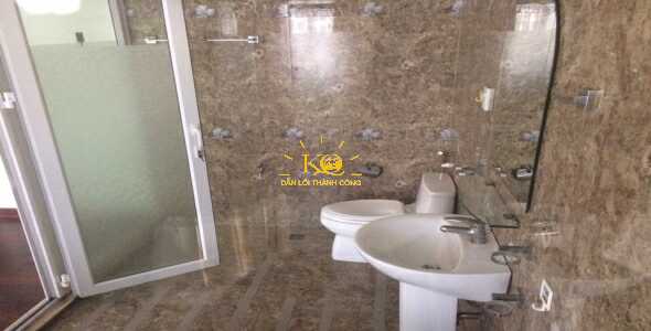 Nhà vệ sinh Nhà vệ sinh