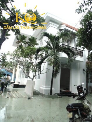 Thiết kế bên ngoài của căn nhà Thiết kế bên ngoài của căn nhà