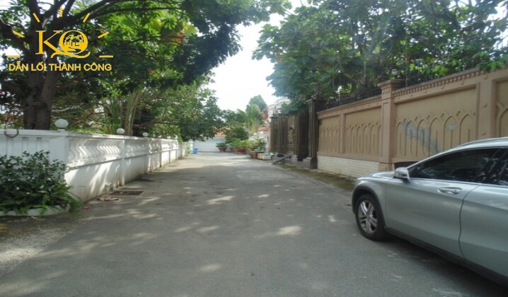 Khu vực xung quang nhà yên tĩnh Khu vực xung quang nhà yên tĩnh