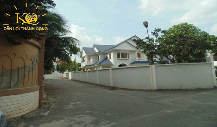 Khu vực xung quang nhà yên tĩnh Khu vực xung quang nhà yên tĩnh