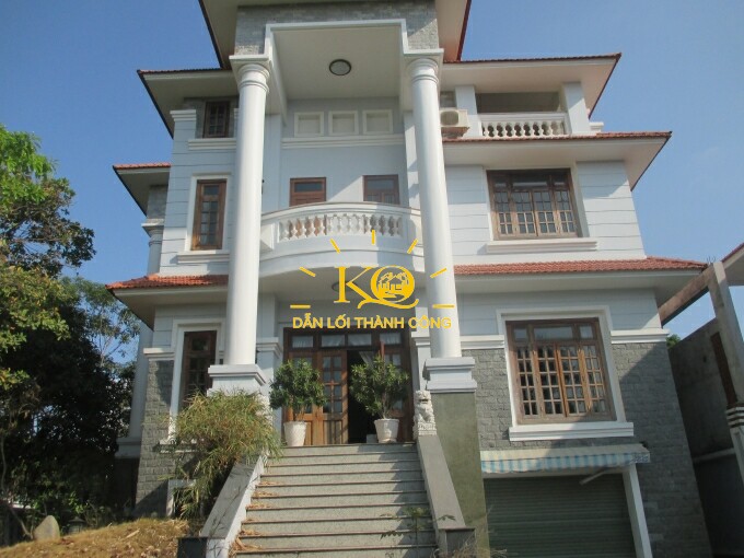 Mặt trước của biệt thự Mặt trước của biệt thự