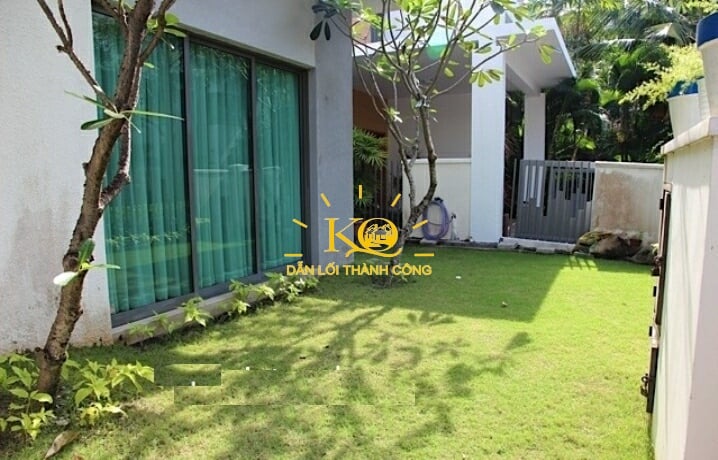 Sân vườn quanh nhà