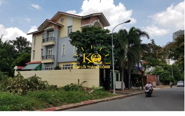 Khuôn viên bên ngoài nhà Khuôn viên bên ngoài nhà