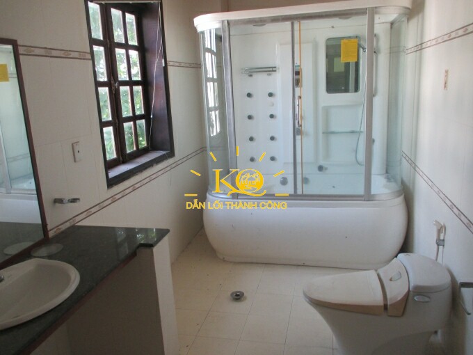 Nhà vệ sinh hiện đại Nhà vệ sinh hiện đại