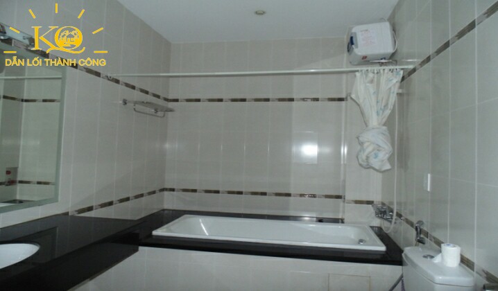 Nhà vệ sinh đầy đủ thiết bị cao cấp Nhà vệ sinh đầy đủ thiết bị cao cấp