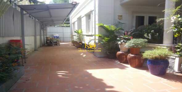 Khuôn viên quanh nhà Khuôn viên quanh nhà