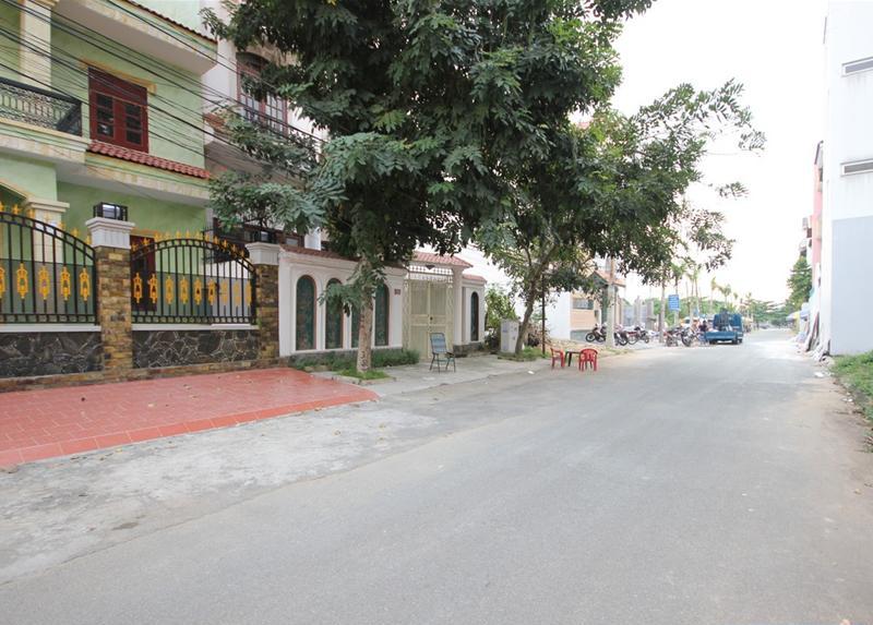 Đường vào nhà rộng, thoáng Villa quận 2 đường Trần Não