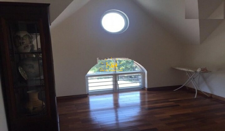 Một góc phòng trống Một góc phòng trống