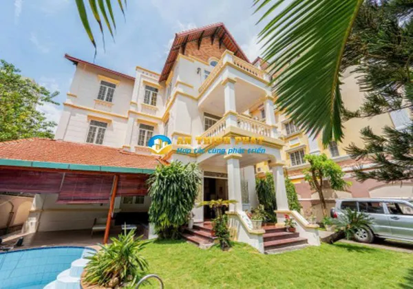 Cho Thuê Biệt Thự Full Nội Thất Sân Vườn Hồ Bơi Lớn Phường Thảo Điền Quận 2