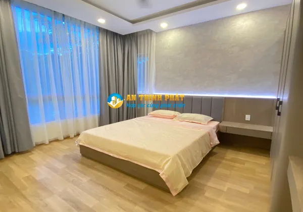 CHO THUÊ BIỆT THỰ ĐƠN LẬP SÂN VƯỜN RỘNG RIVIERA COVE QUẬN 9