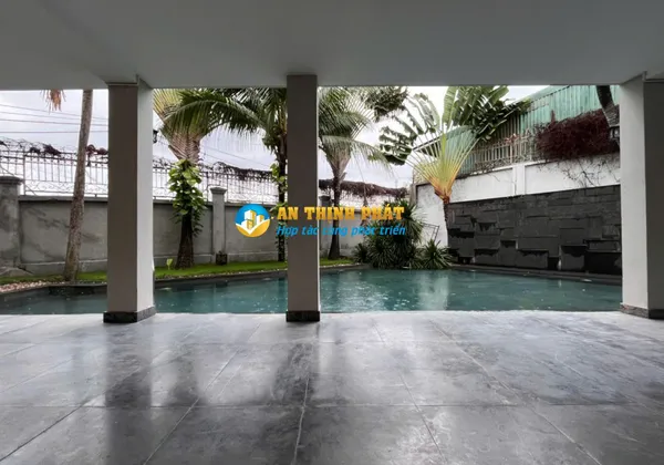 Cho Thuê Biệt Thự Compound Thảo Điền - Hồ Bơi, Sân Vườn 1000m, Thang Máy, Thiết Kế Hiện Đại