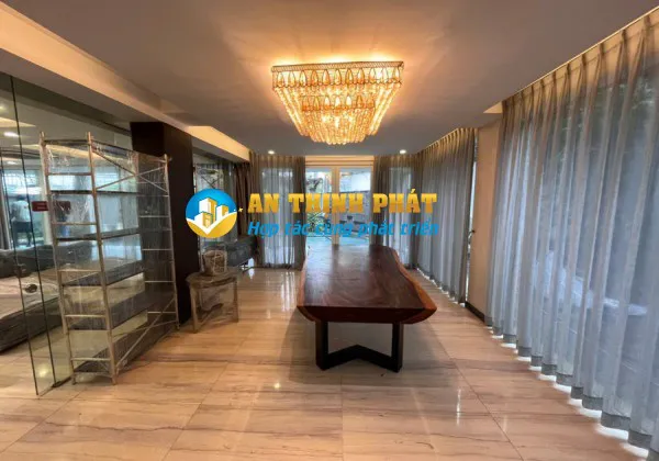 Cho Thuê Biệt Thự Compound Thảo Điền - Hồ Bơi, Sân Vườn 1000m, Thang Máy, Thiết Kế Hiện Đại