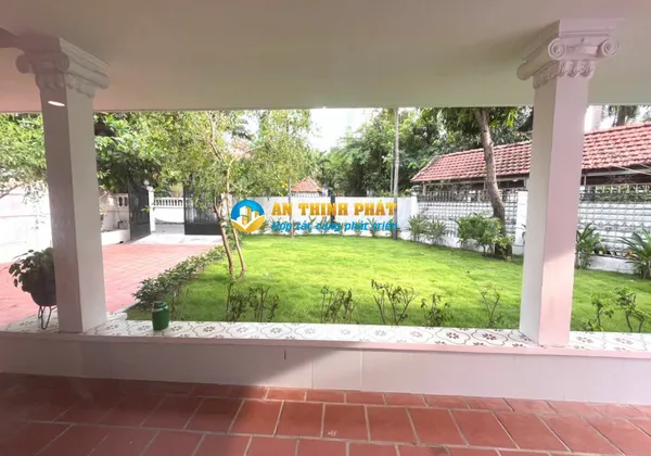 Cho thuê biệt thự compound Thảo Điền - Hồ Bơi, Sân Vườn Đẹp, An Ninh Cao