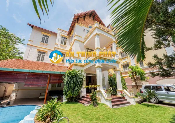 Cho Thuê Biệt Thự Full Nội Thất Sân Vườn Hồ Bơi Lớn Phường Thảo Điền Quận 2