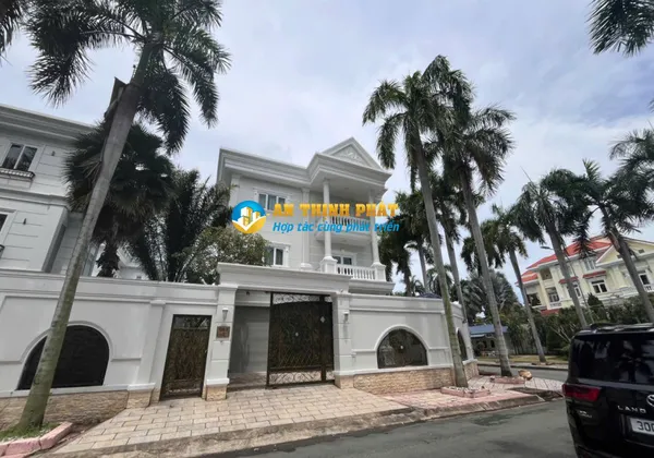 Cho thuê biệt thự hồ bơi đẹp và compound đường Nguyễn Văn Hưởng