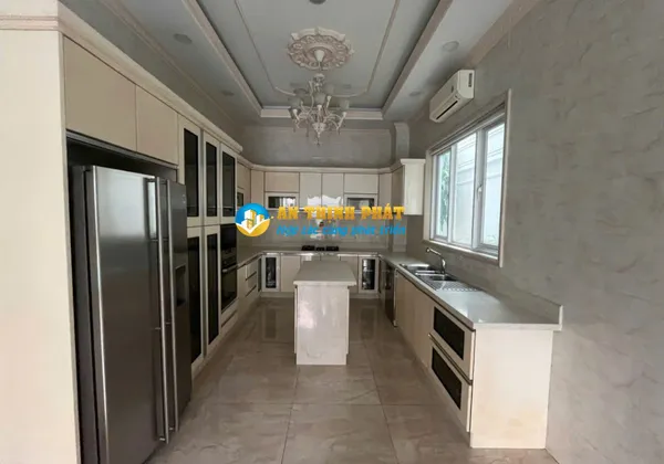 Cho thuê biệt thự hồ bơi đẹp và compound đường Nguyễn Văn Hưởng