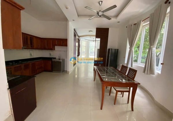 Cho thuê Villa 215 Nguyễn Văn Hưởng Gần Bis Hồ Bơi Riêng 6PN