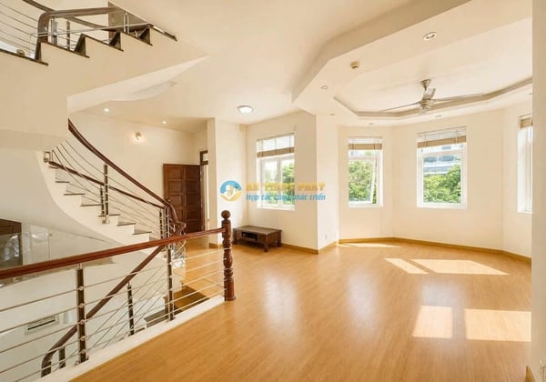 Cho thuê Villa 215 Nguyễn Văn Hưởng Gần Bis Hồ Bơi Riêng 6PN