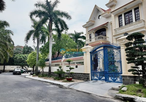 Cho Thuê Biệt Thự Compound Kim Sơn Thảo Điền 500m2 6PN Sân Vườn