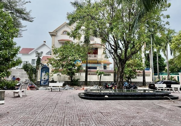 Cho Thuê Biệt Thự Compound Kim Sơn Thảo Điền 500m2 6PN Sân Vườn