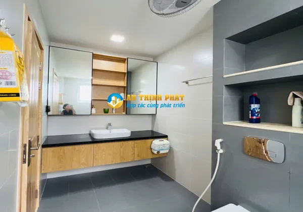 Cho Thuê Biệt Thự Khu Compound Park Rivieraside Liên Phường 140m2