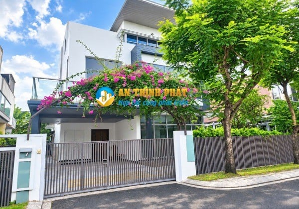 Cho Thuê Biệt Thự Riviera Cove Quận 9 Dt 500m2 sân vườn