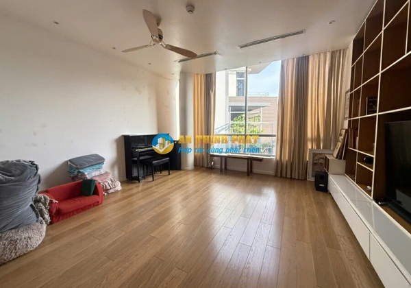 Cho Thuê Biệt Thự Riviera Cove 546m2 - Góc 3 Mặt Tiền, Siêu Thoáng