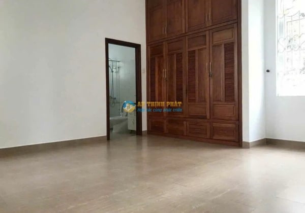 Cho Thuê Biệt Thự Sân Vườn Hồ Bơi 204 Nguyễn Văn Hưởng Thảo Điền 4PN