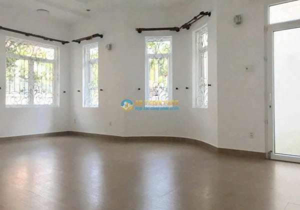 Cho Thuê Biệt Thự Sân Vườn Hồ Bơi 204 Nguyễn Văn Hưởng Thảo Điền 4PN