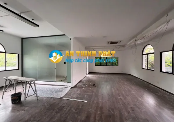 Cho Thuê Biệt Thự Thảo Điền làm văn phòng công ty - máy lạnh âm trần