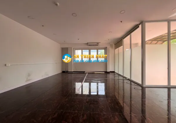 Cho Thuê Biệt Thự Thảo Điền Làm Văn Phòng Công Ty - Thang Máy, Điện Tích Lớn