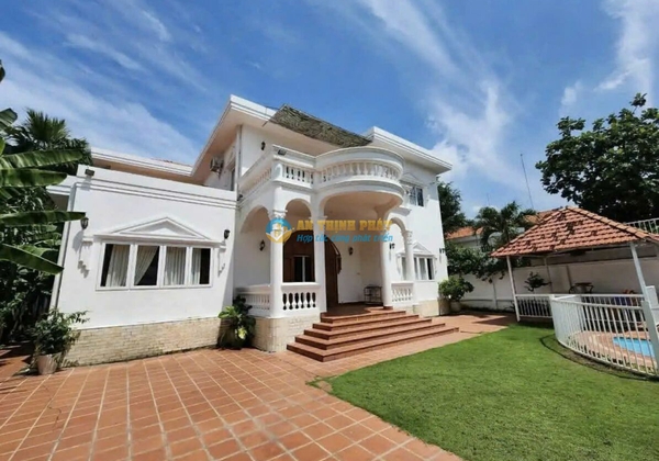 Cho thuê Villa compound Thảo Điền Sân vườn 1052m gần Horizon