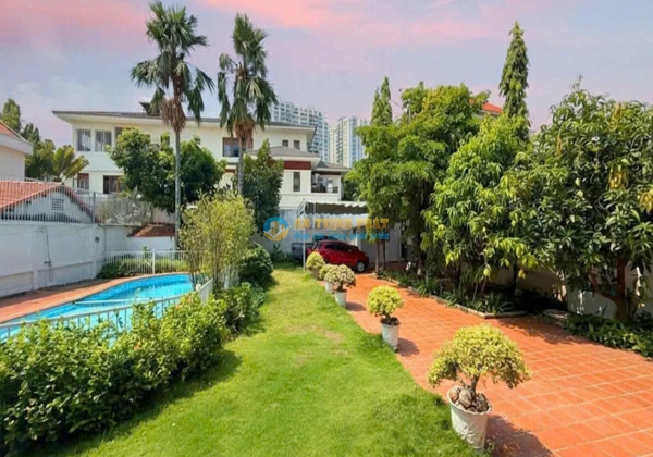 Cho thuê Villa compound Thảo Điền Sân vườn 1052m gần Horizon