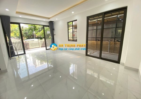 Cho Thuê Biệt Thự Quận 9 Khu Compound Valora Kikyo Dt 233m2 Trệt 1 Lầu