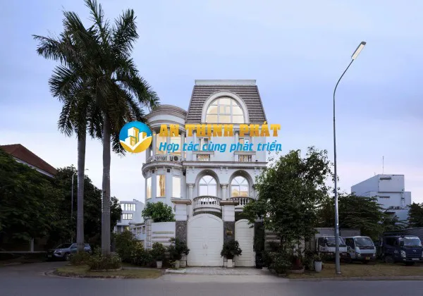 Cho Thuê Ngắn Hạn Và Dài Hạn Lâu Đài 3 Mặt Tiền Tại An Phú