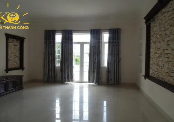 BIỆT THỰ CHO THUÊ QUẬN 2 ĐƯỜNG NGUYỄN VĂN HƯỞNG DT 160M2, 5 PHÒNG NGỦ