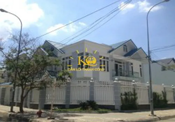 BIỆT THỰ CHO THUÊ QUẬN 2 KHU AN PHÚ AN KHÁNH, DT 20X20M, CÓ HỒ BƠI, SÂN VƯỜN, SÀN GỖ CAO CẤP