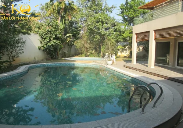 BIỆT THỰ CHO THUÊ  QUẬN 2 KHU VILLA THẢO ĐIỀN, DT 30x31M, 1 TRỆT, 1 LẦU, CÓ HỒ BƠI