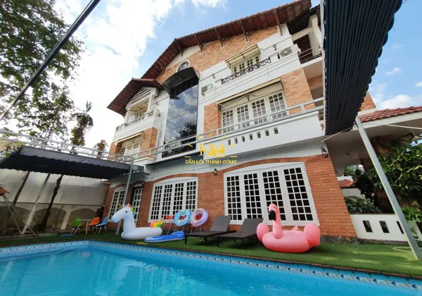 BIỆT THỰ PHƯỜNG THẢO ĐIỀN QUẬN 2 CHO THUÊ DT 320M2 HỒ BƠI ĐẸP