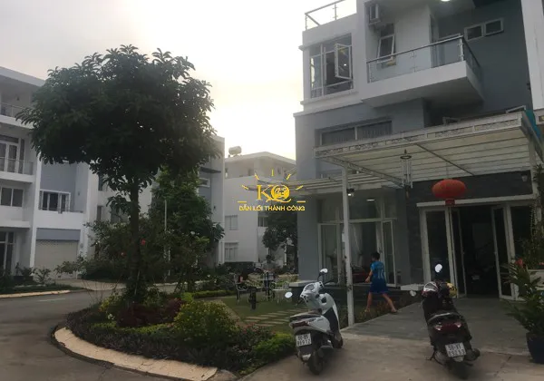 BIỆT THỰ VILLA PARK QUẬN 9 CHO THUÊ DT 220M2 SÂN VƯỜN,VIEW ĐẸP