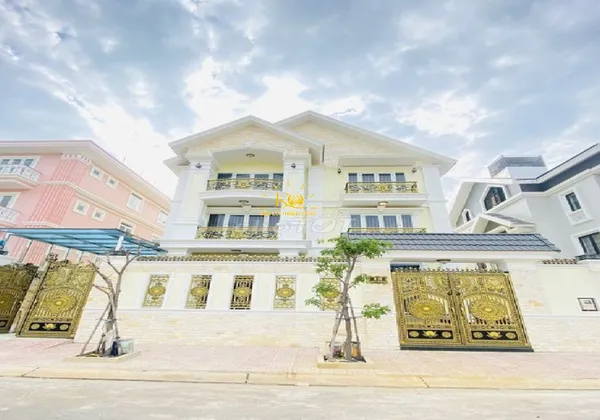 CHO THUÊ BIỆT THỰ ĐƯỜNG LIÊN PHƯỜNG QUẬN 9 DT 300M2