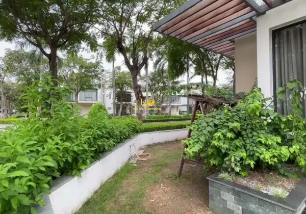CHO THUÊ BIỆT THỰ LUCASTA QUẬN 9 DT 200M2 FULL NỘI THẤT