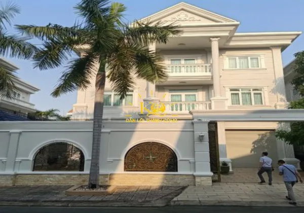 CHO THUÊ BIỆT THỰ PHƯỜNG THẢO ĐIỀN DT 420M2,VIEW HỒ BƠI ĐẸP