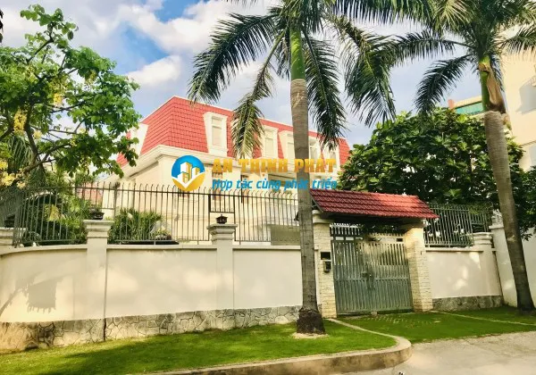 CHO THUÊ BIỆT THỰ PHƯỜNG THẢO ĐIỀN 800M2 HỒ BƠI SÂN VƯỜN