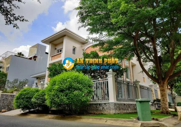 CHO THUÊ BIỆT THỰ PHƯỜNG THẢO ĐIỀN GẦN TRƯỜNG QUỐC TẾ CÓ HỒ BƠI