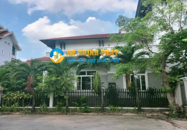 CHO THUÊ BIỆT THỰ SÂN VƯỜN ĐƯỜNG TRẦN NÃO QUẬN 2