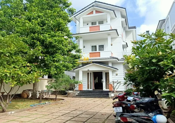 CHO THUÊ BIÊT THỰ SÂN VƯỜN GIÁ RẺ DT 500M2